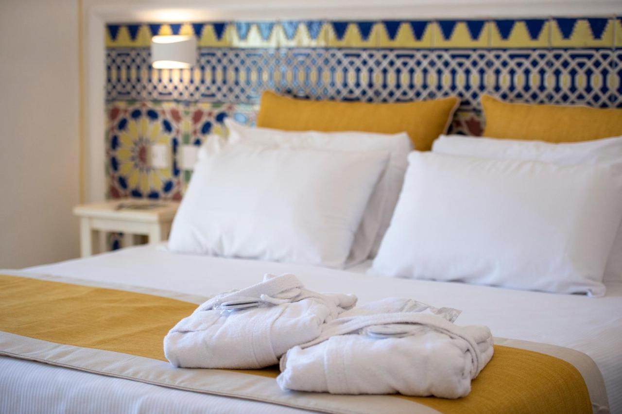 Deluxe Double Room with Terrace and Sea View