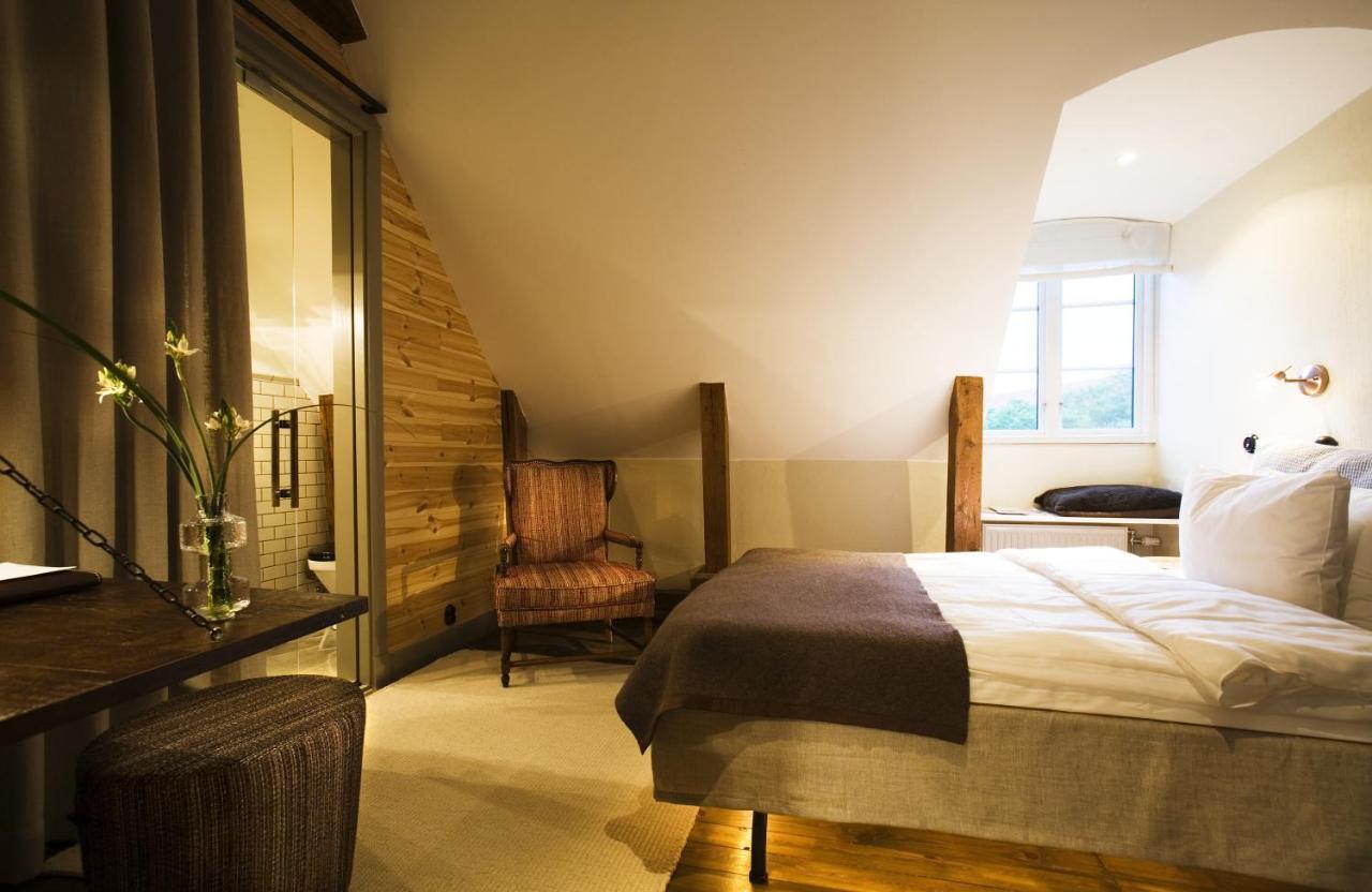 Standard Queen Room
