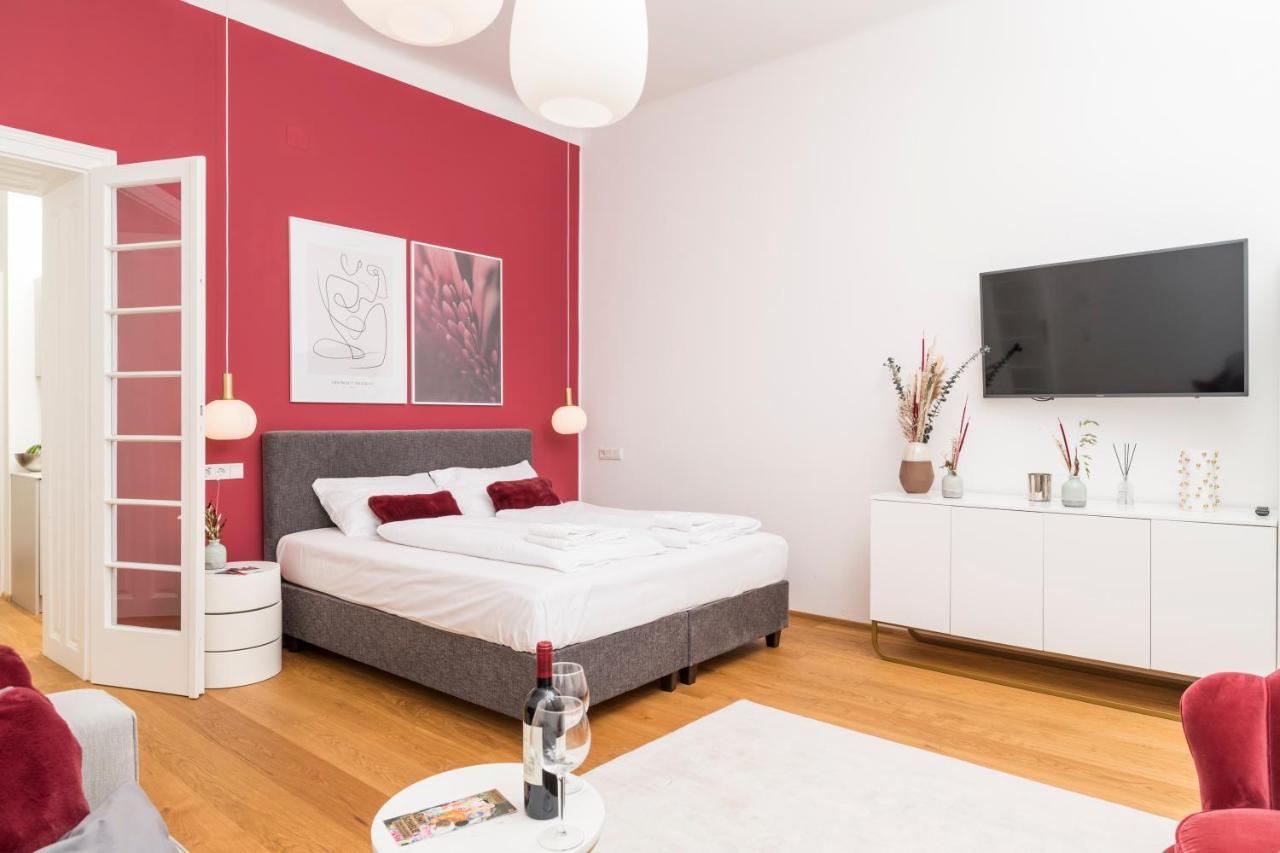 Studio Apartment,1007737132:JPEG