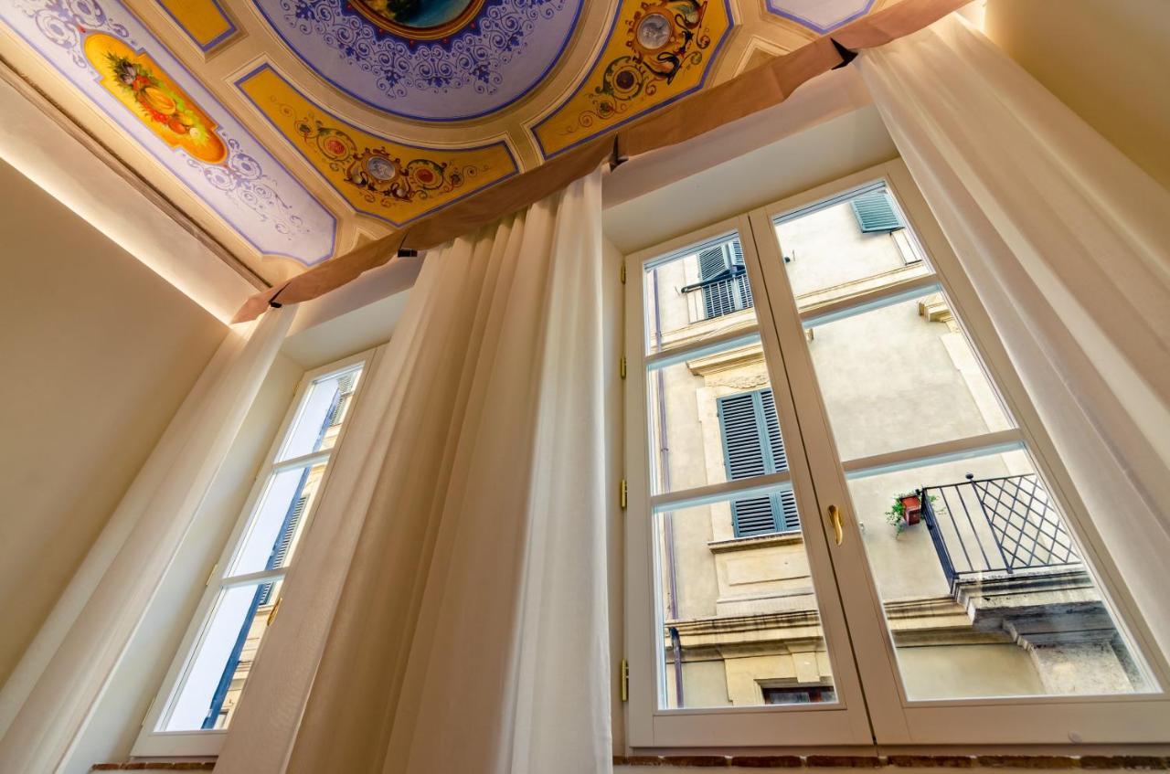 Superior Triple Room with Street View