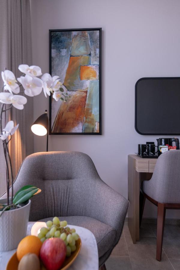 Staycation Package - Executive Double Room with Complimentary Early Check In 9:00AM, Late Check Out 6:00PM, Complimentary Towels, Umbrella & Mat