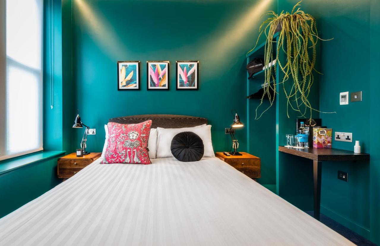 Signature,1011885793:JPEG