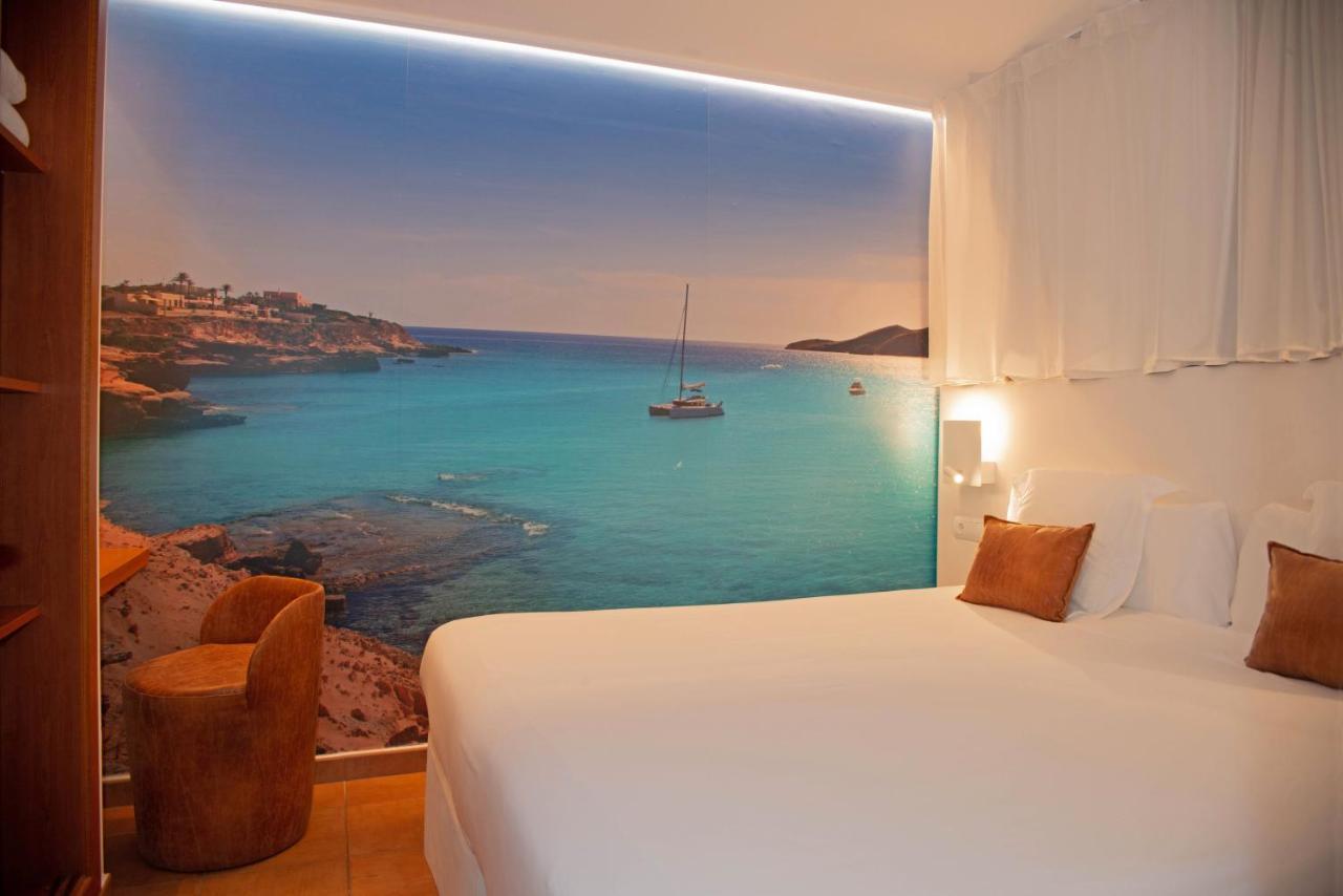 One-Bedroom Apartment Garden View