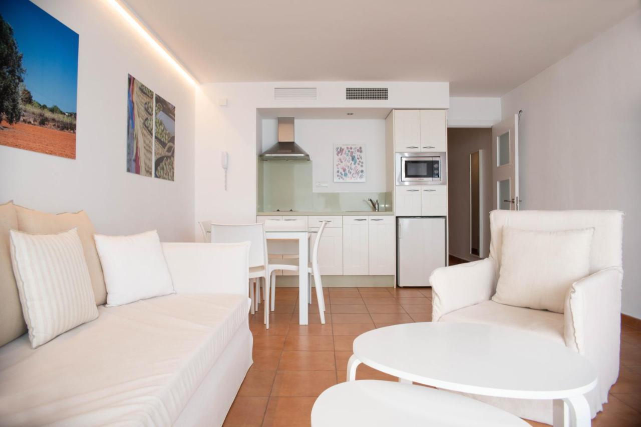 One-Bedroom Apartment Garden View