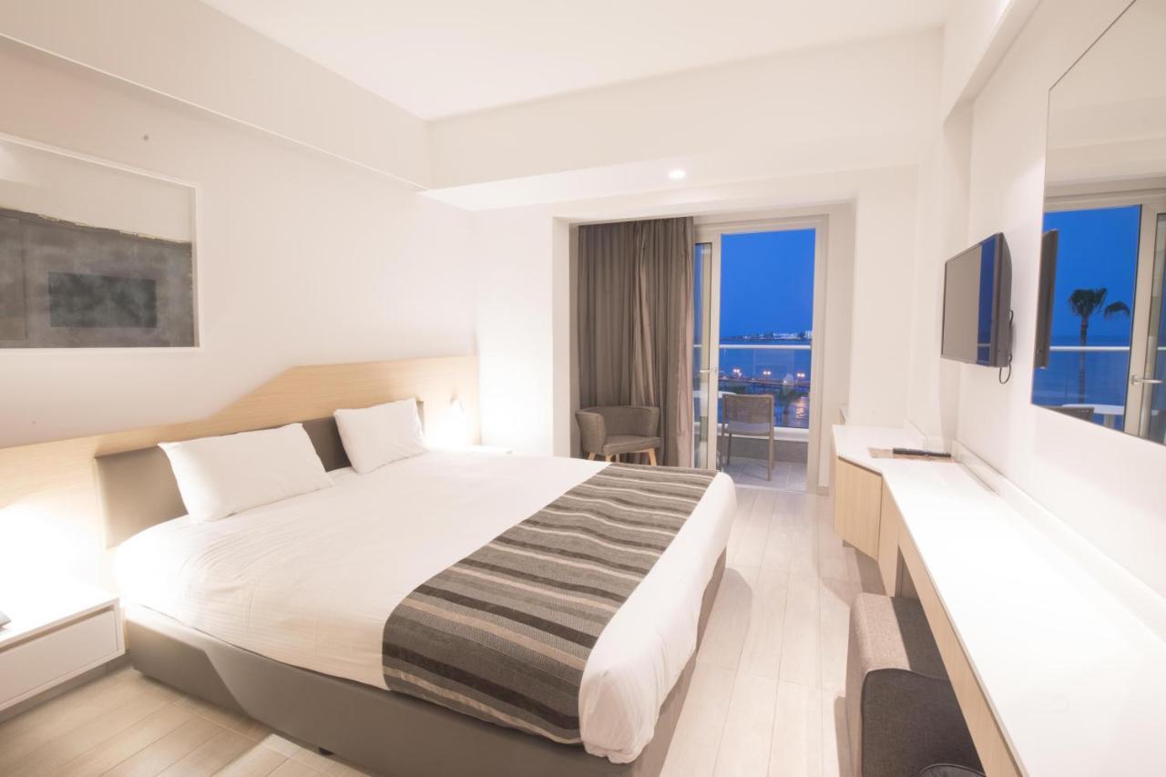 Double or Twin Room with Sea View,1019979625:JPEG