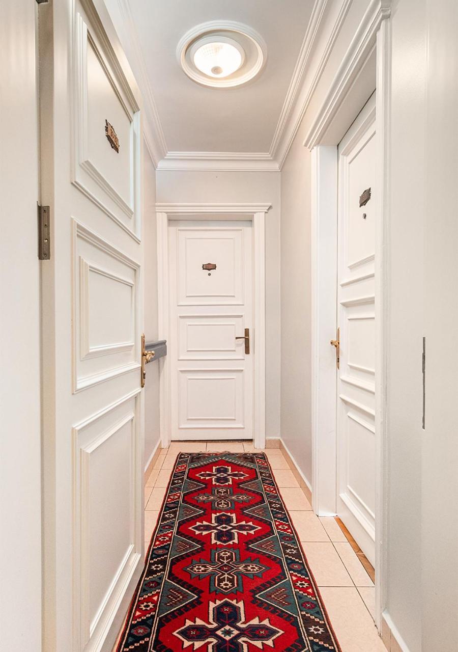 Connecting Exclusive Suite