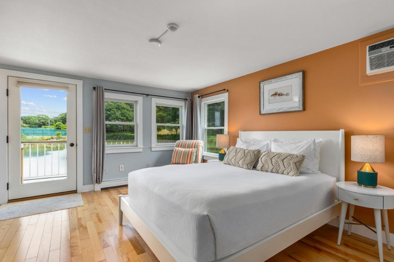 Deluxe Double Room with Porch and Lake View