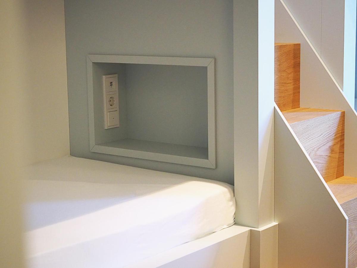 Private 6-Bed Room