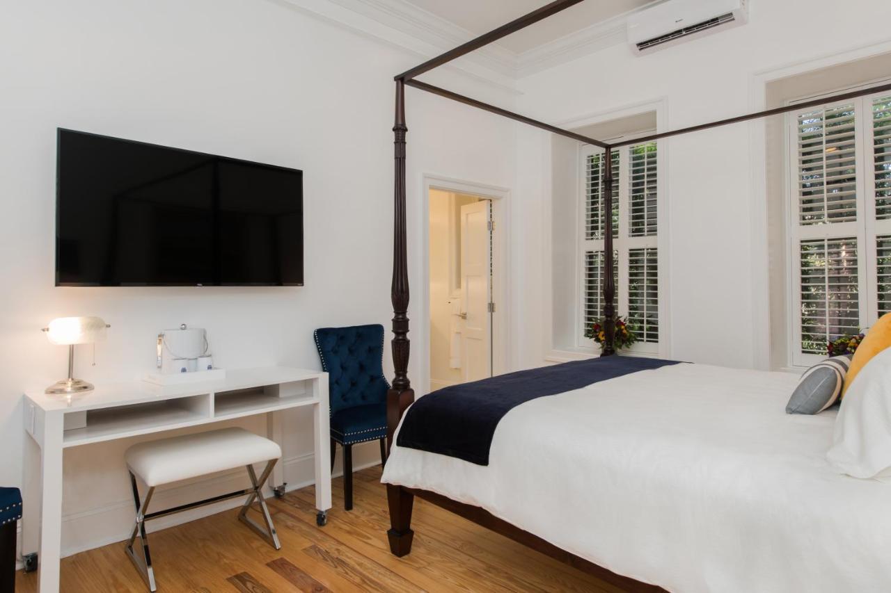 Battery Carriage House Classic