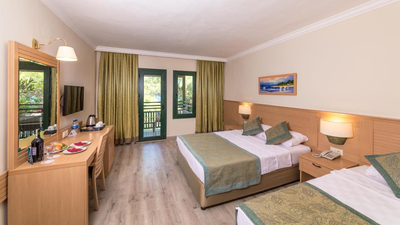Standard Villa Triple Room with Garden View