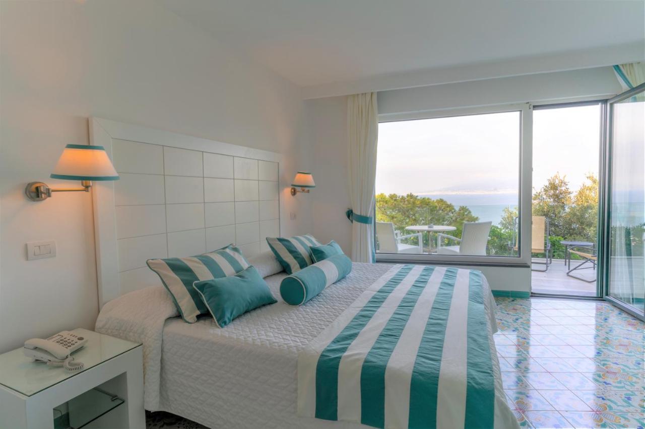 Superior Double Room with Terrace and Outdoor Jacuzzi