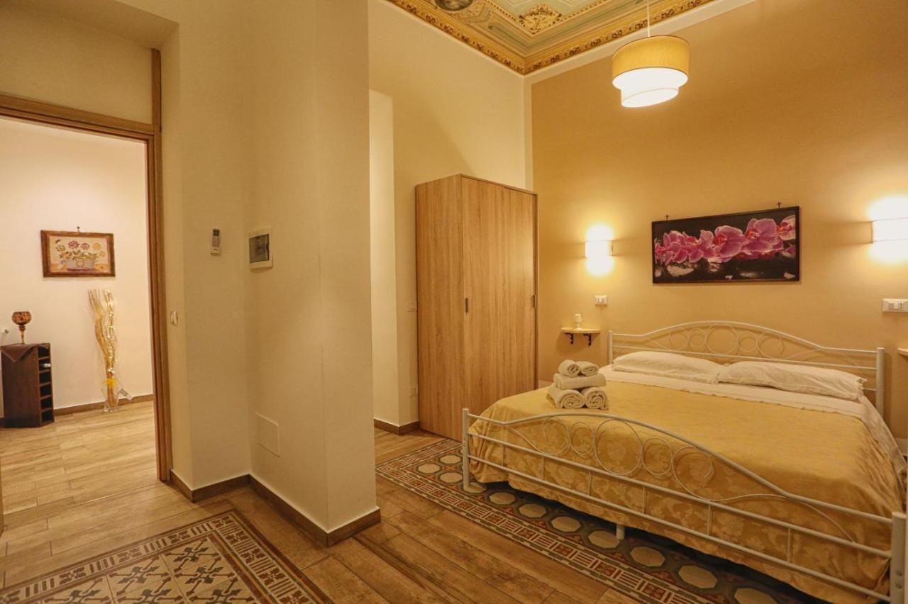 Deluxe Room (2 Adults + 1 Child)