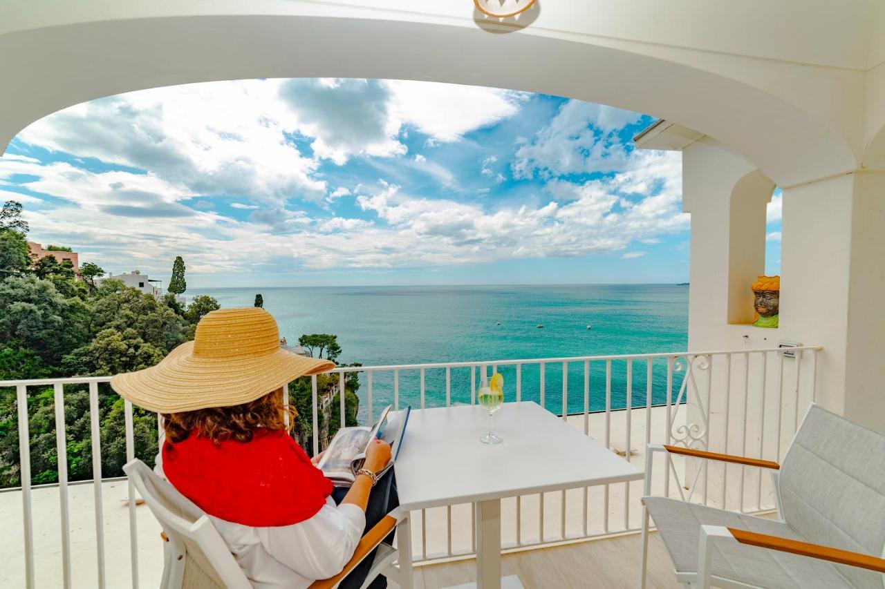 Double Room with Balcony and Sea View