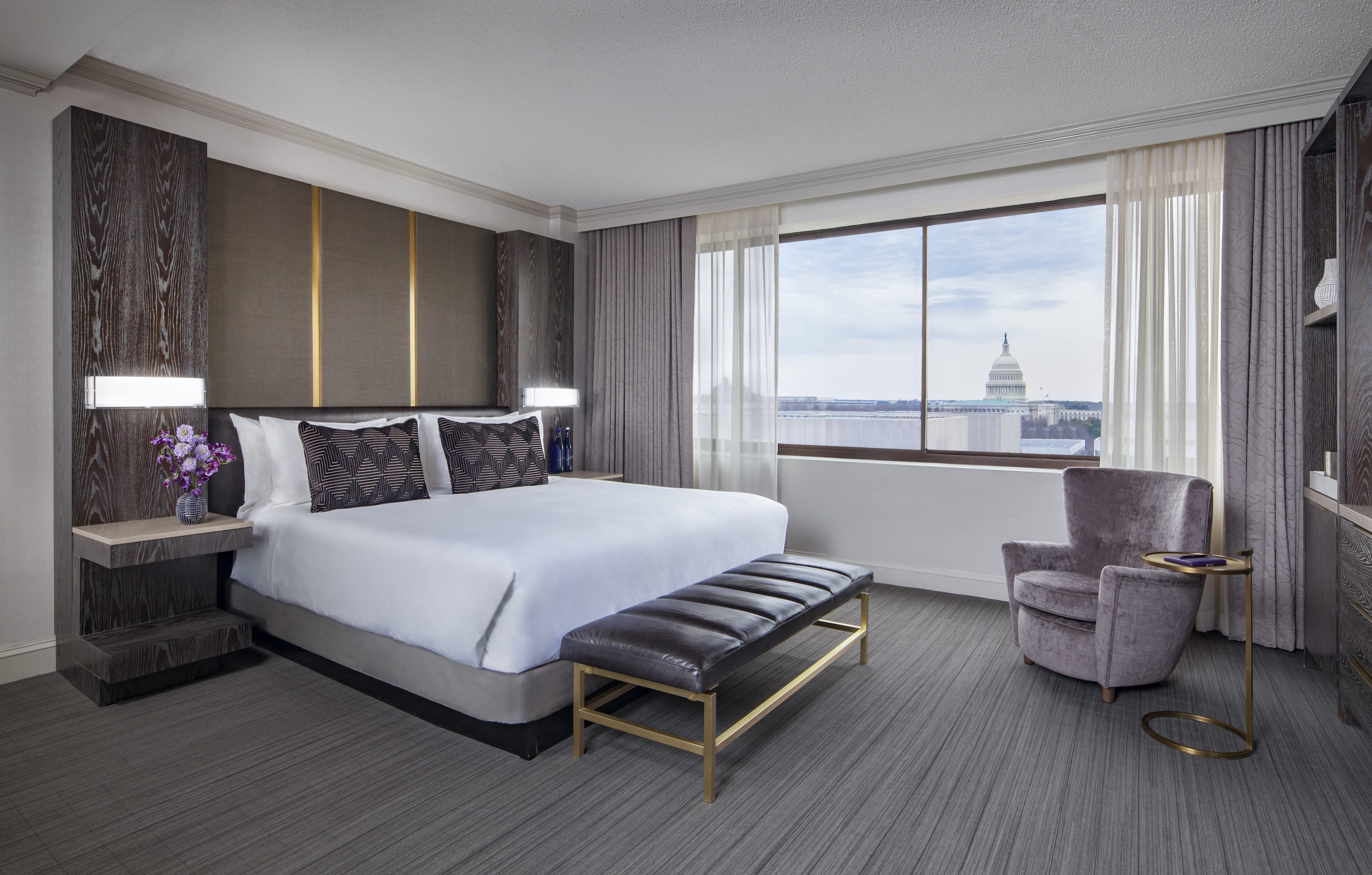 Deluxe King Room with View