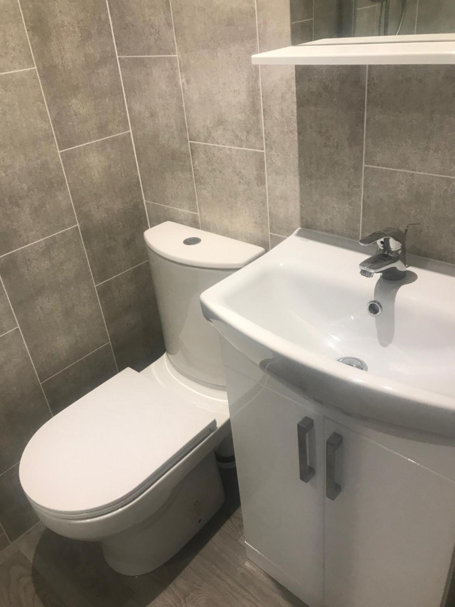 Deluxe Double Room with Shower