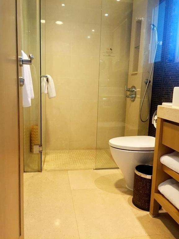 Mountain View Room (1 Queen bed)