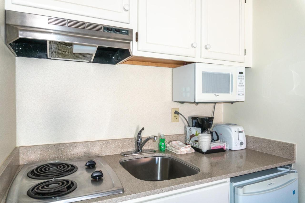 One King Bed with City View - Handicap Accessible