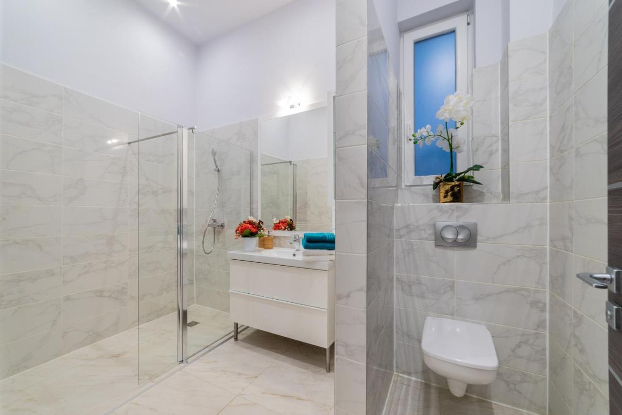 Large Double or Twin Room