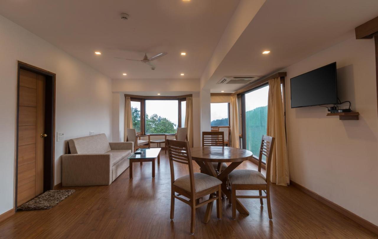 Pacific Mountain View Suite