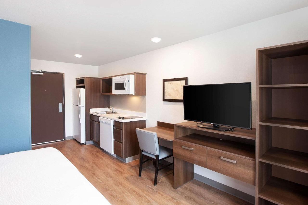 Queen Room - Accessible/Non-Smoking