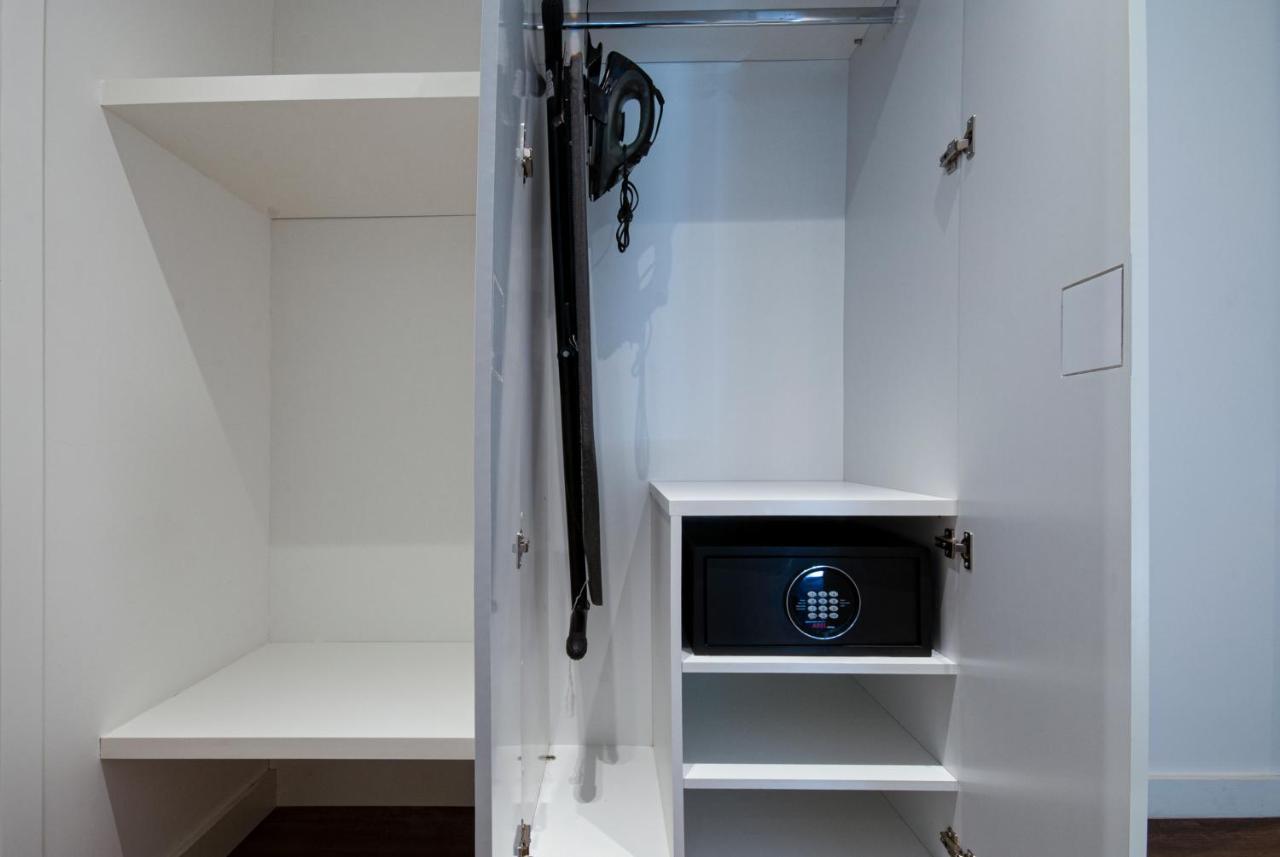 Deluxe Apartment with Balcony