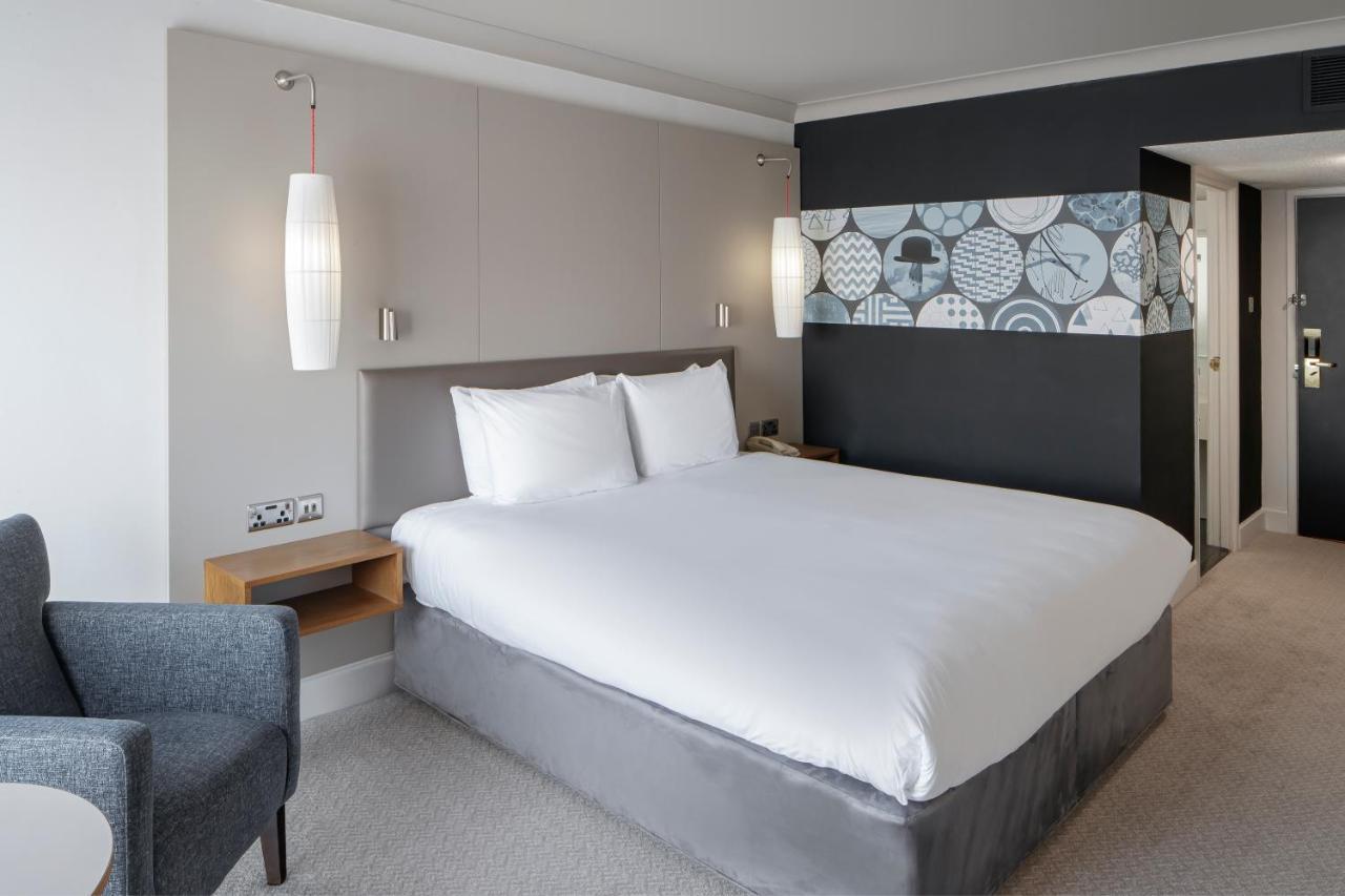 Standard King Room with Sofa Bed