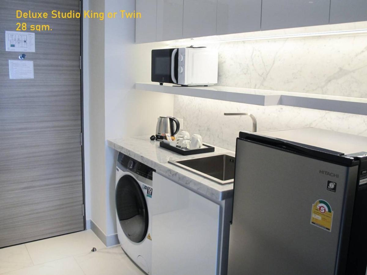 Deluxe Studio