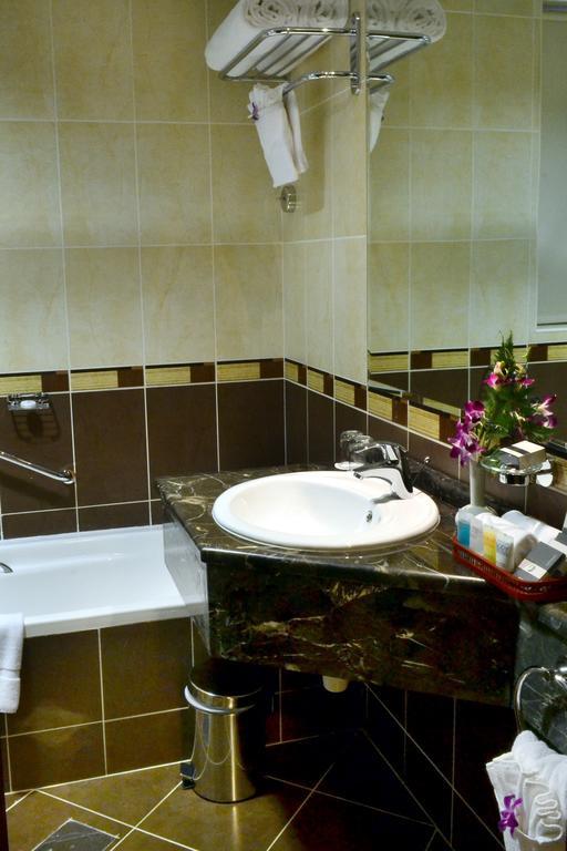 One-Bedroom Suite
