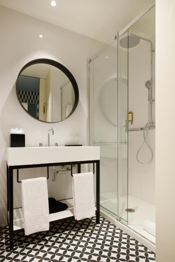 Classic Connecting Room with Double and Twin Beds