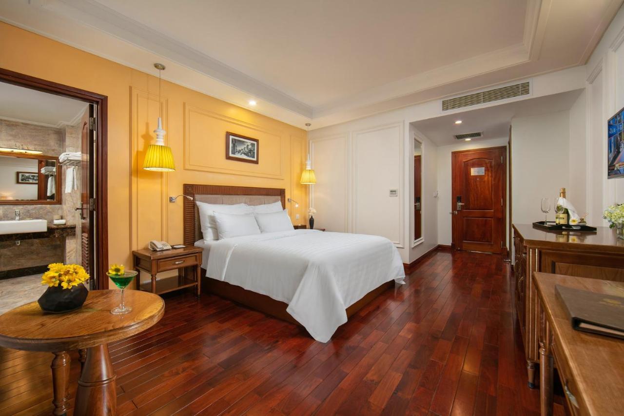 Deluxe Window Room