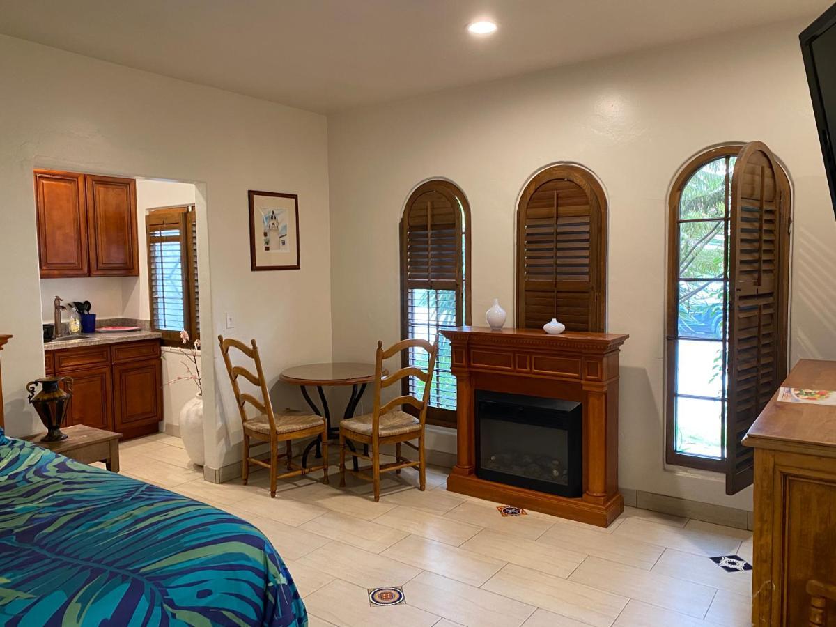 Deluxe King Suite