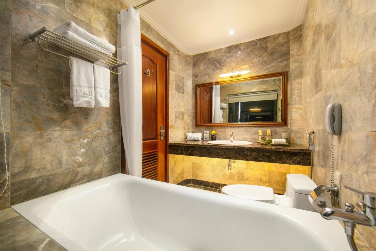 Triple Room with City View
