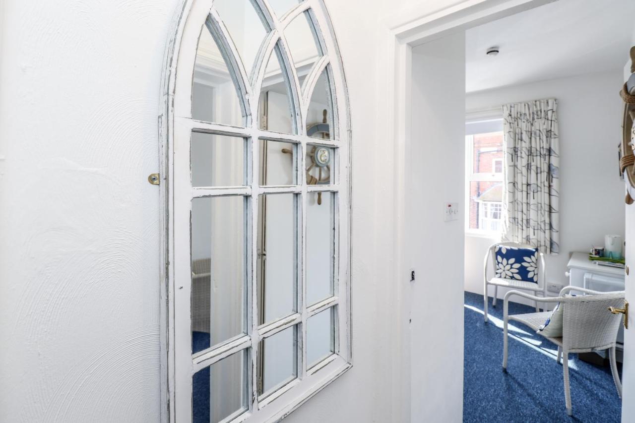 Double or Twin Room with Side Sea View