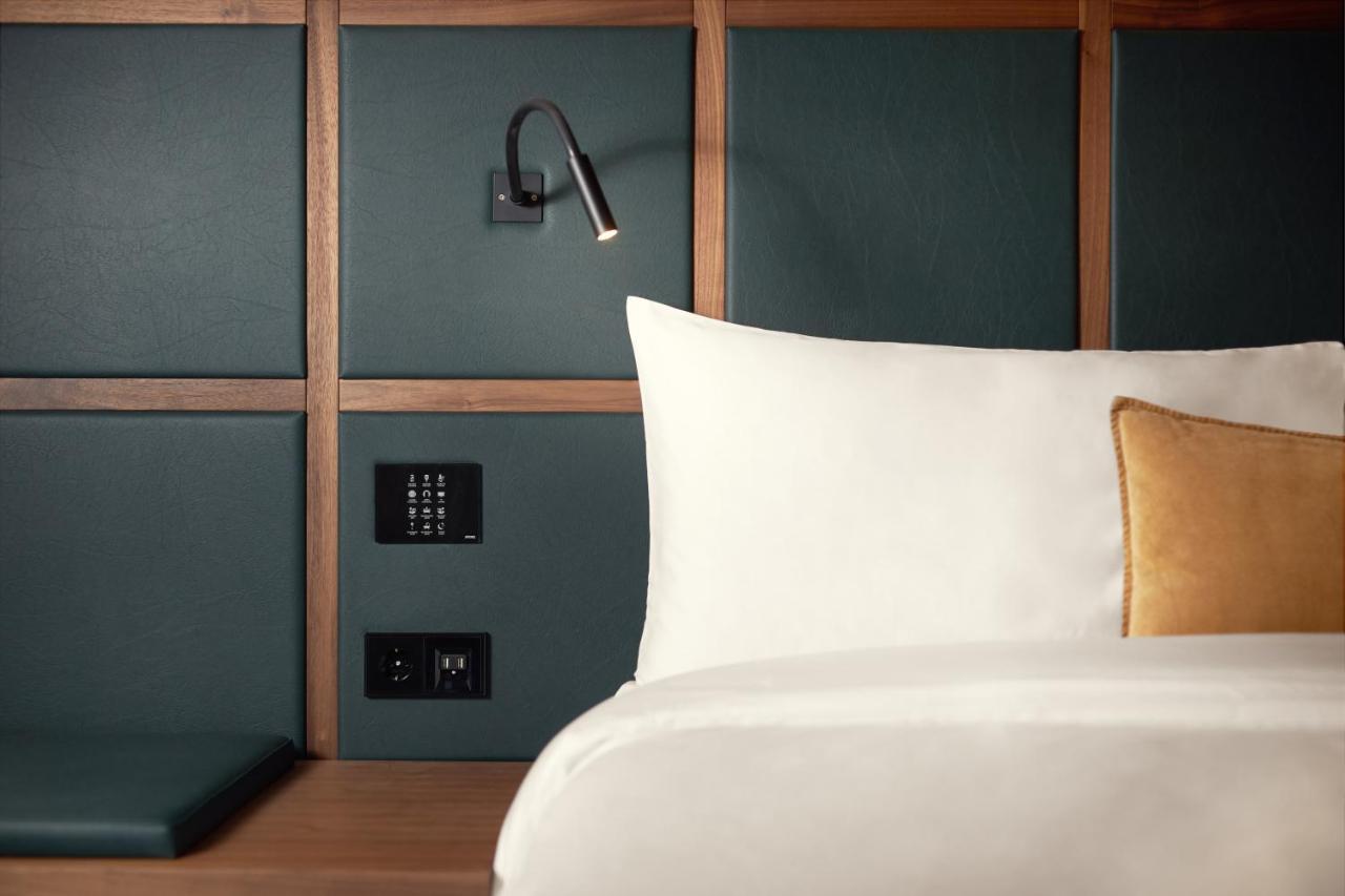 Queen Room,1089868582:JPEG