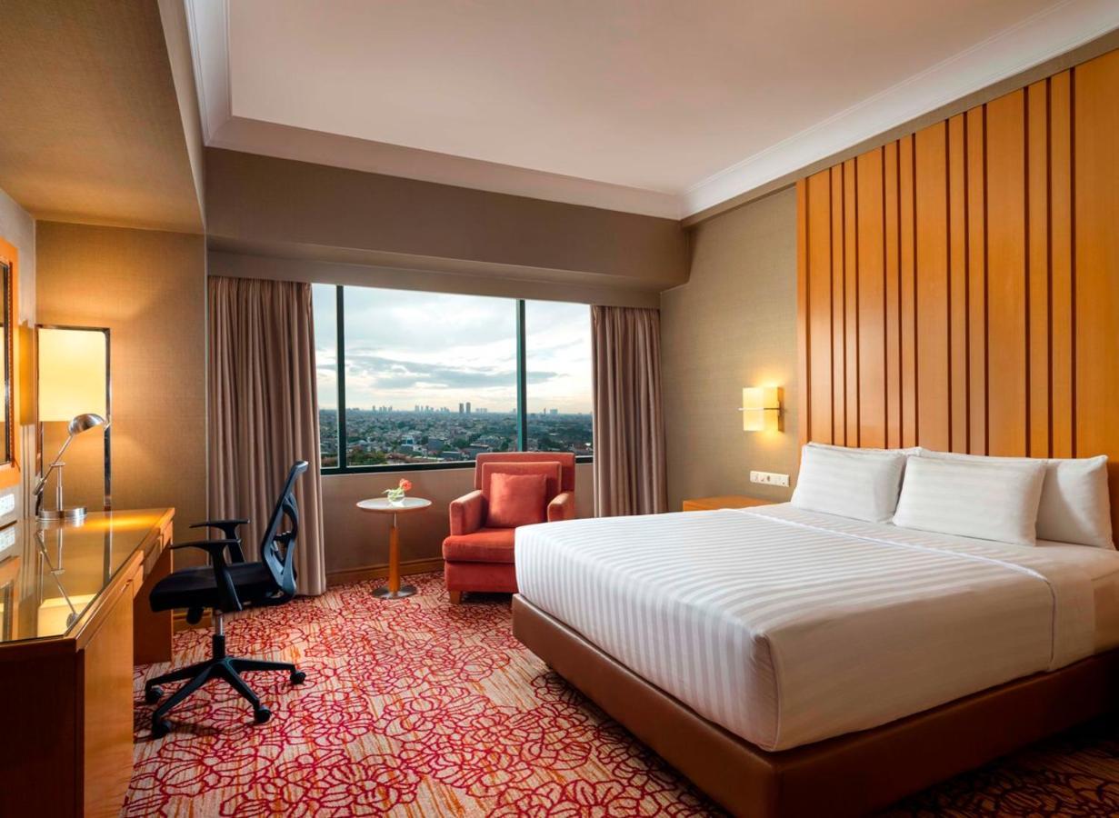 Queen Room with Pool View