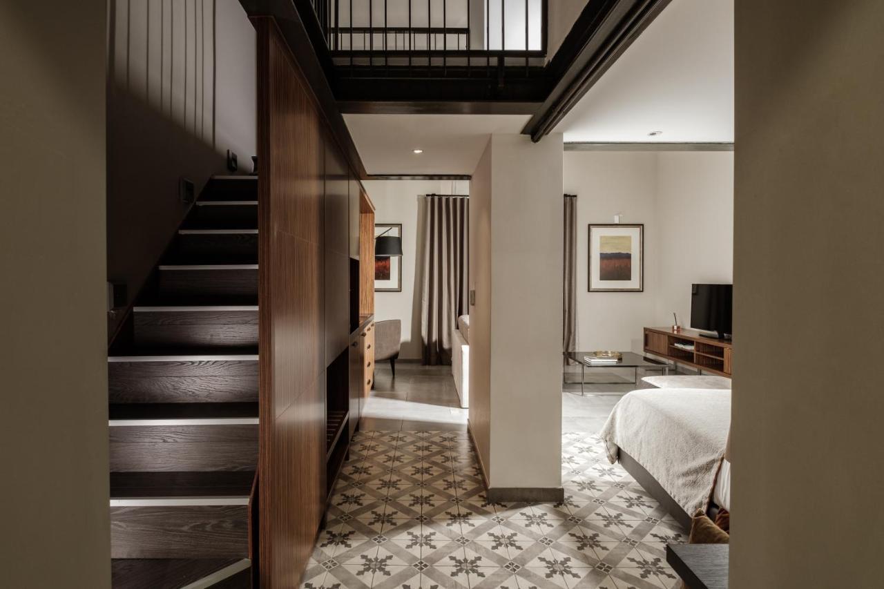 Deluxe Suite with Balcony