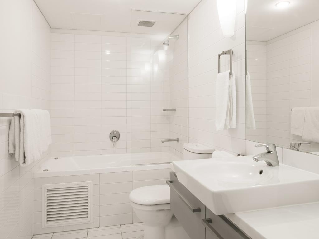 Deluxe One-Bedroom Apartment