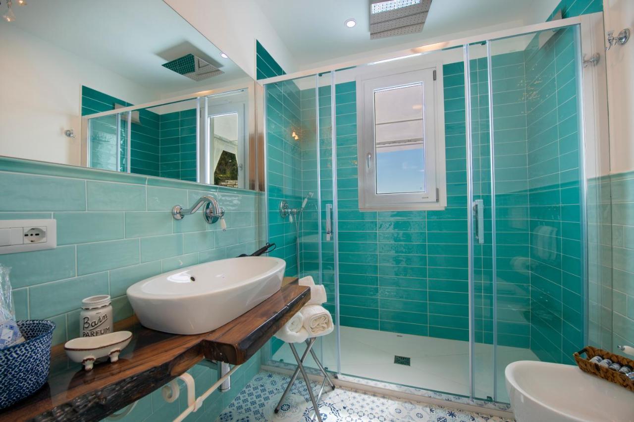 Deluxe Suite with Spa Bath
