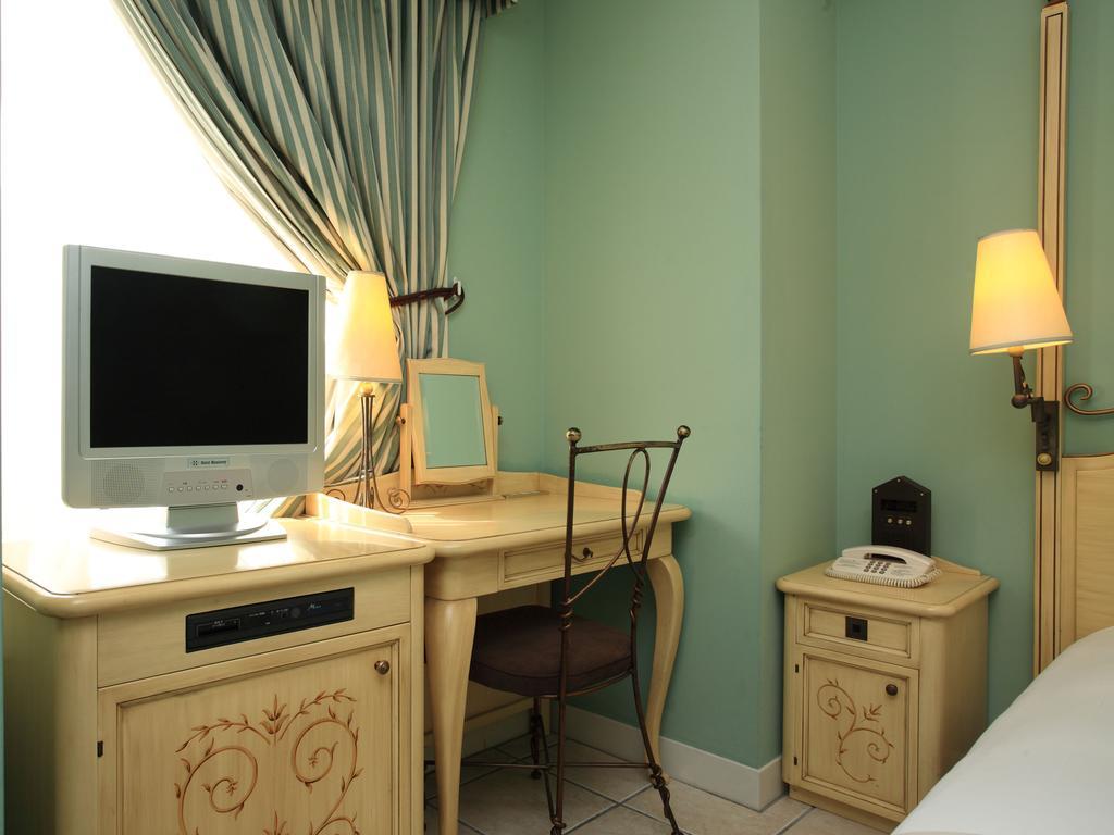 Single Room - Non-Smoking