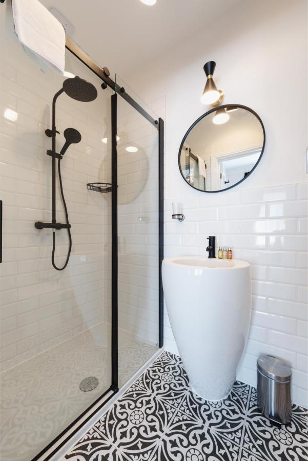 Twin Room with Shower