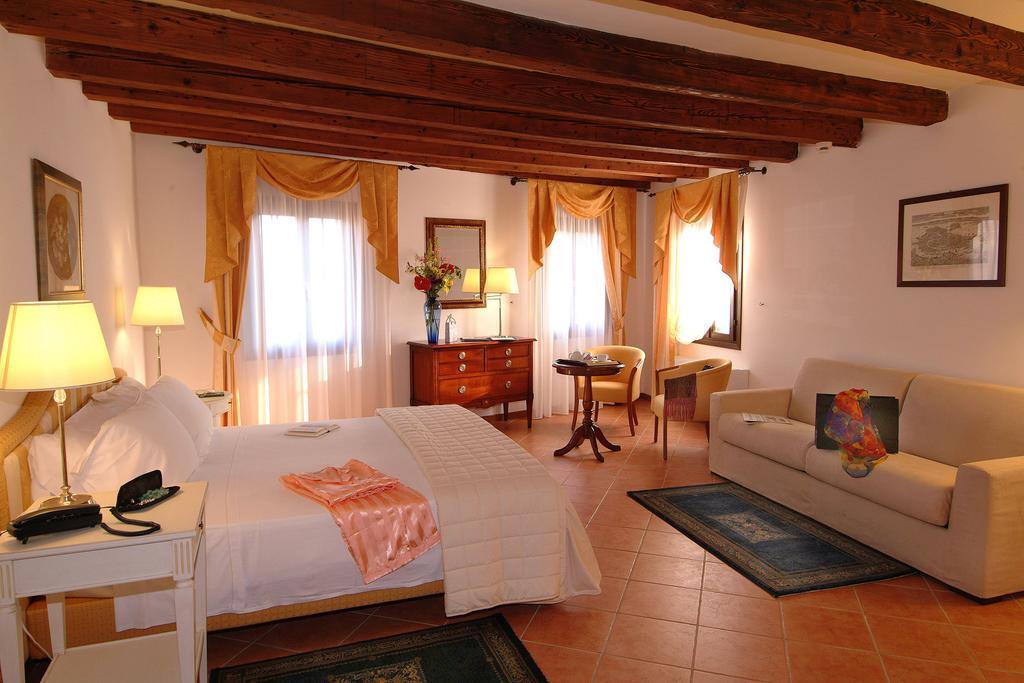 Superior One-Bedroom Apartment