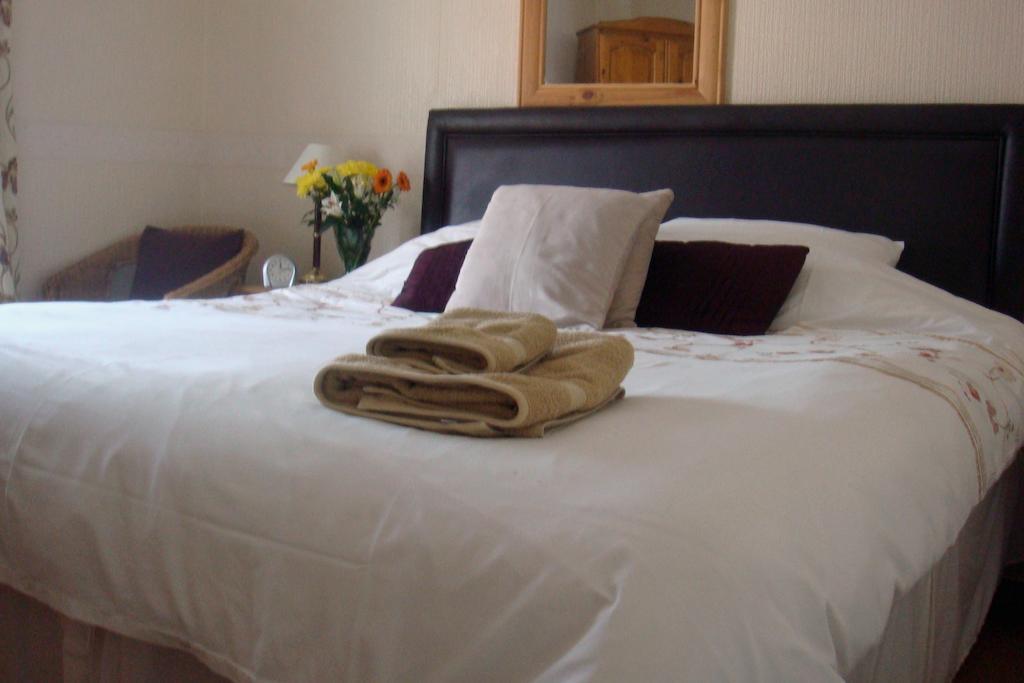 Super King or Twin Room with Shower - Room 1