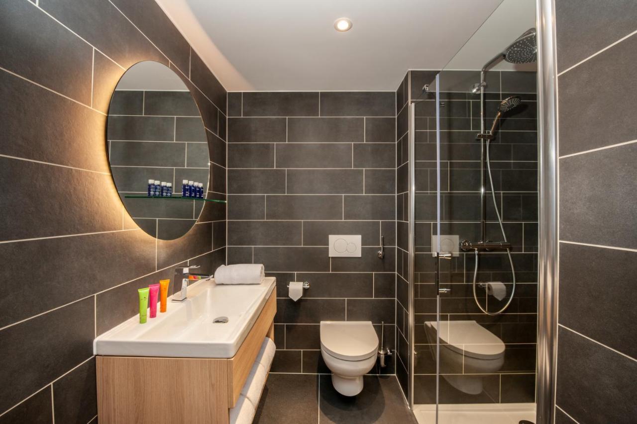 Superior One-Bedroom Apartment