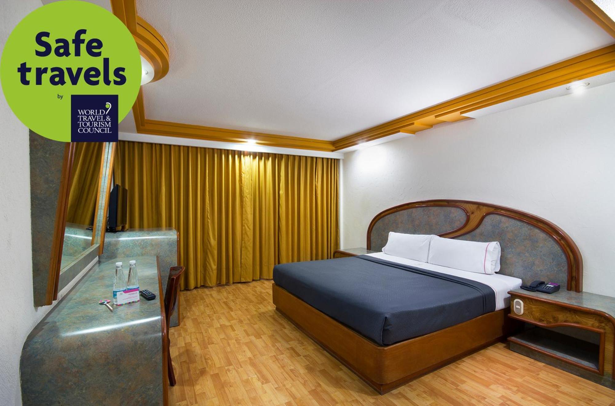 Standard King Room - Non-Smoking