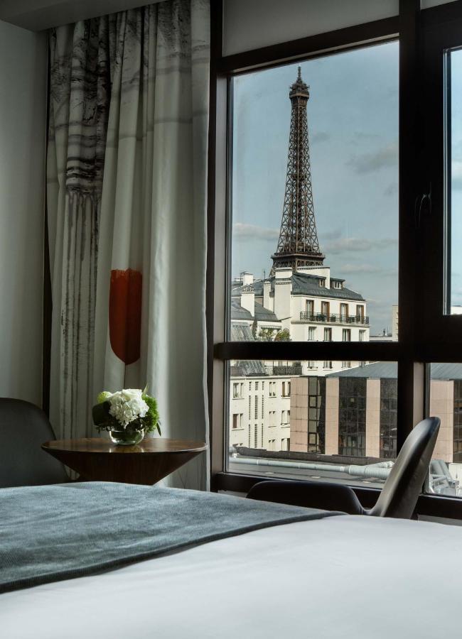 Double room Eiffel Tower view – 5th 6th floor
