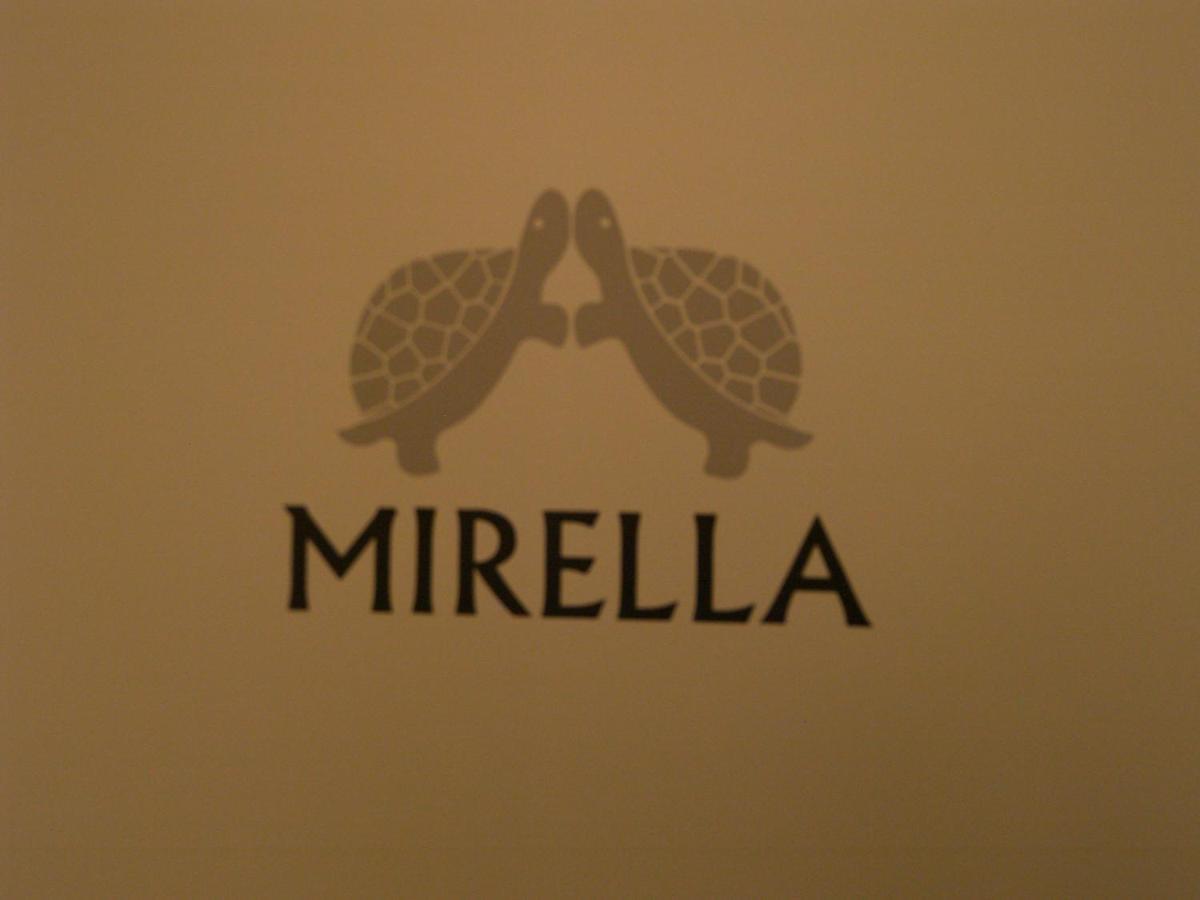 Deluxe Room (2 Adults + 1 Child)