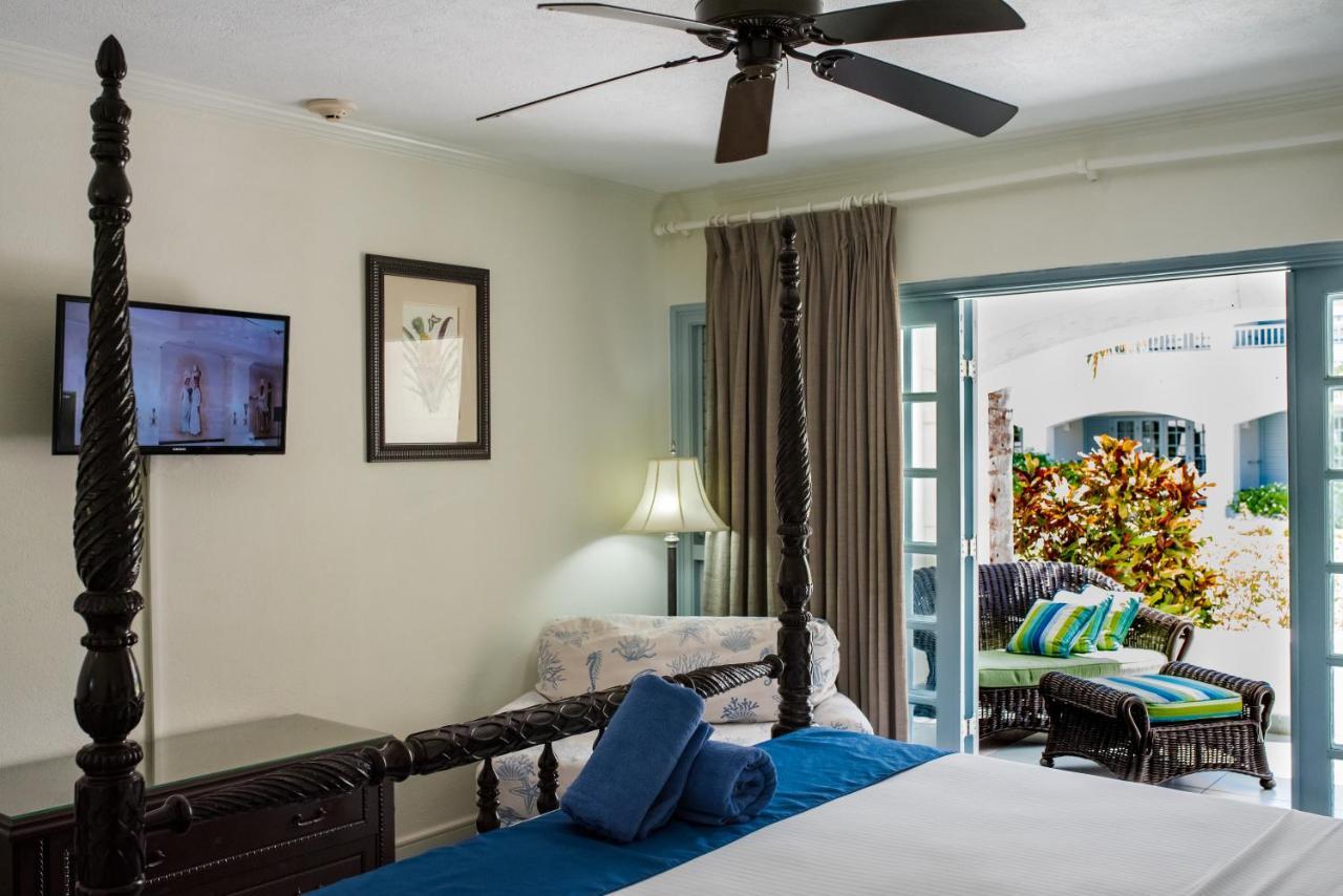 Deluxe Pool Access (Double Beds)