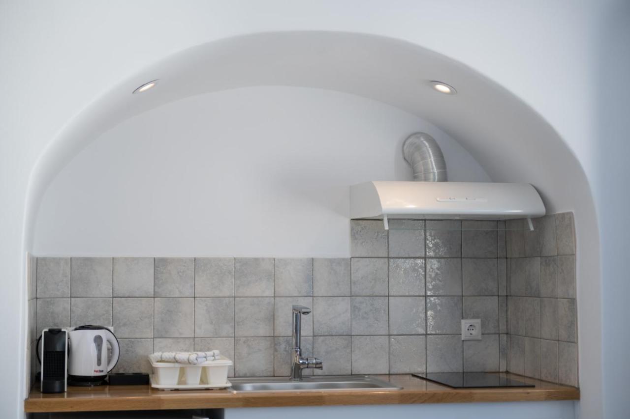 Panoramic Cave Suite with Outdoor Jet Tub, Sea & Sunset View