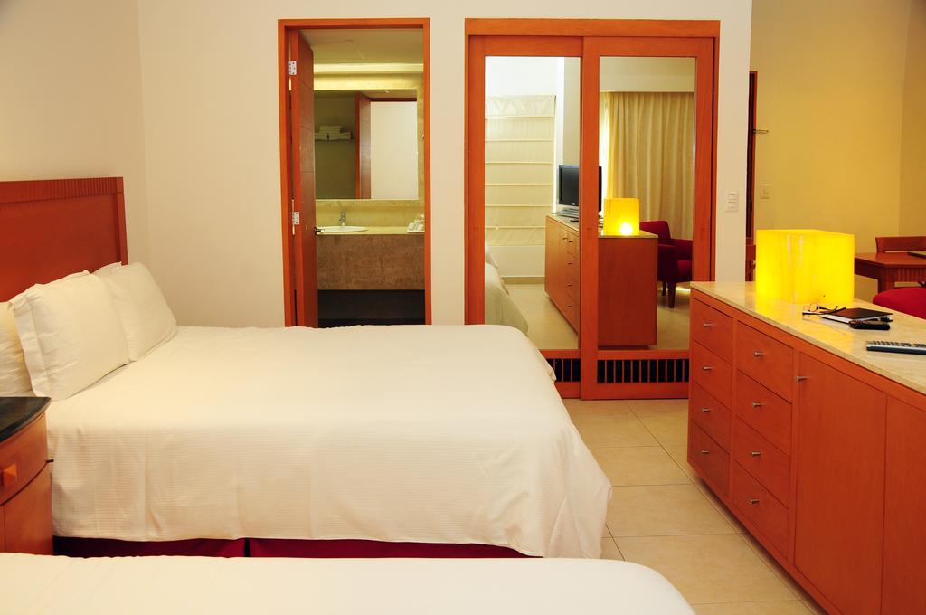 Standard Double Suite,403841037:JPEG