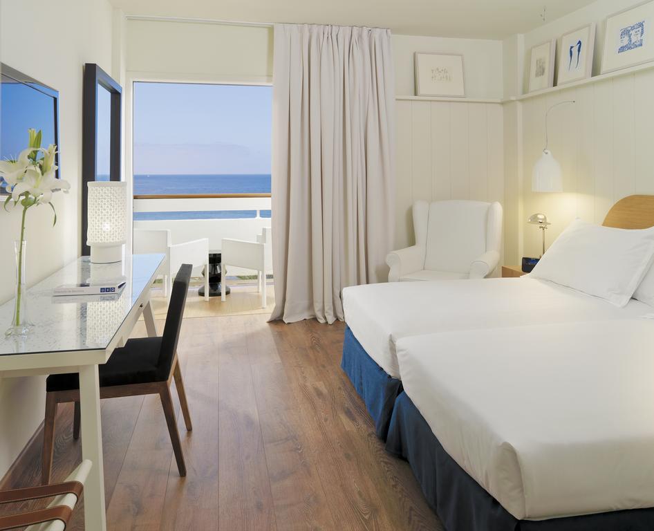 Twin Room with Sea View (1 Adult)